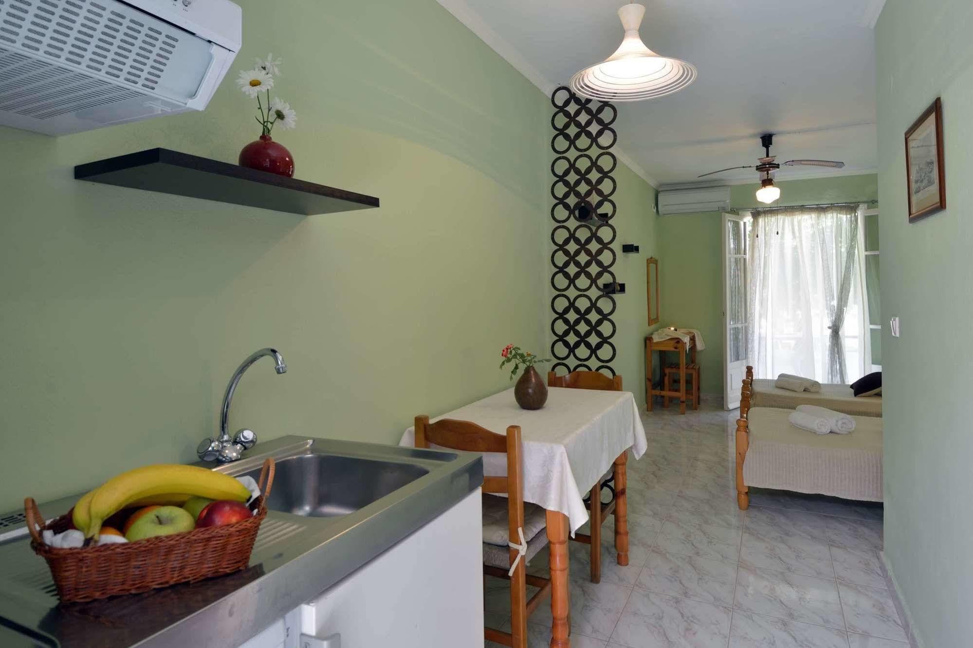 Damaskis Kassiopi Studios Ngoại thất bức ảnh
