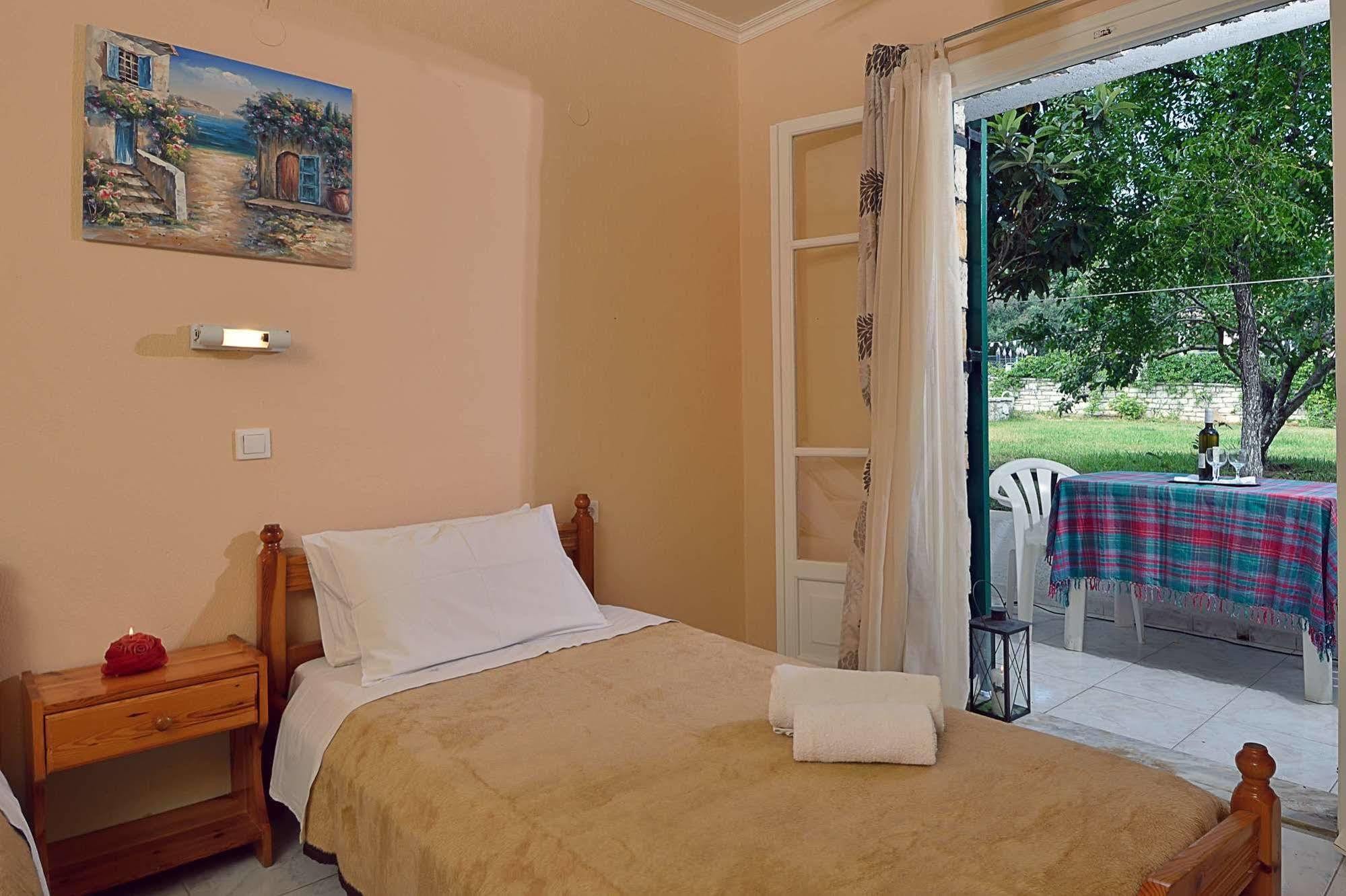 Damaskis Kassiopi Studios Ngoại thất bức ảnh